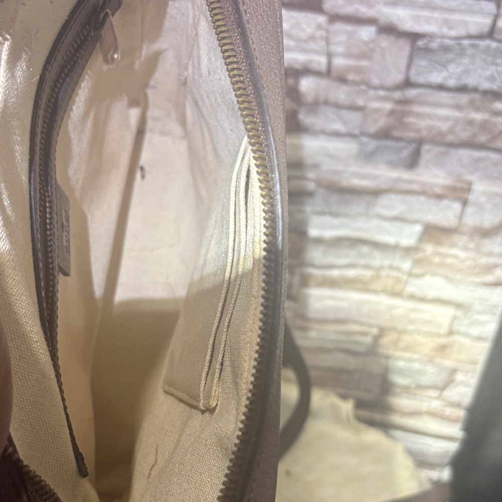 Gucci Beige/Brown GG Supreme Messenger Bag with Red/Green Stripe - Picture 6 of 7